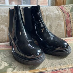 Geox Damiana Leather Bootie. Size 39 = 9 US Women
N9-7